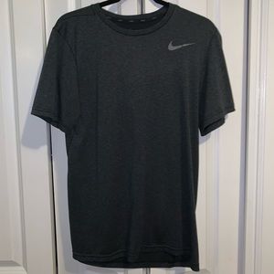 Men’s dark grey dri-fit top